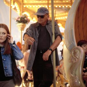 Still of Anthony Hopkins and Julianne Moore in Hannibal 2001