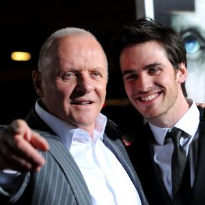 Anthony Hopkins and Colin O'Donoghue at event of Egzorcizmas (2011)