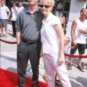 Helen Hunt and Matthew Perry at event of The Kid 2000