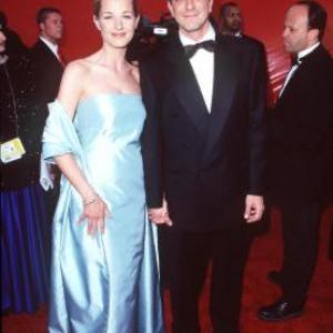 Helen Hunt and Hank Azaria at event of The 70th Annual Academy Awards 1998
