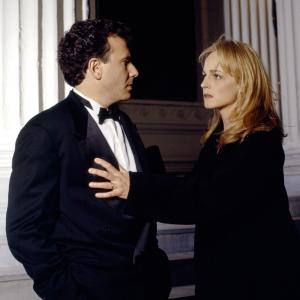 Still of Helen Hunt and Paul Reiser in Mad About You 1992