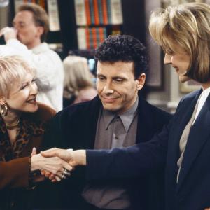 Still of Helen Hunt and Paul Reiser in Mad About You 1992