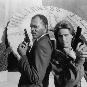 Still of Samuel L Jackson and Emilio Estevez in Loaded Weapon 1 1993