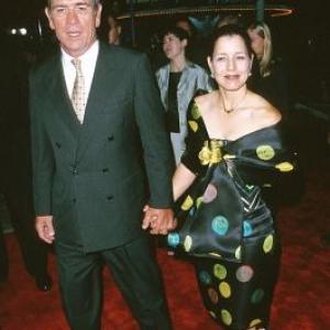 Tommy Lee Jones at event of Space Cowboys 2000