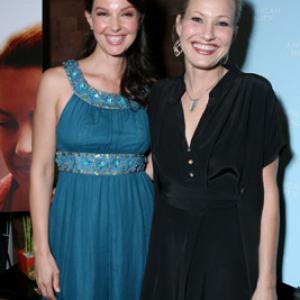 Ashley Judd and Joey Lauren Adams at event of Come Early Morning (2006)