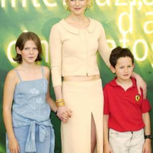 Nicole Kidman Alakina Mann and James Bentley at event of The Others 2001