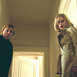 Still of Nicole Kidman and Daniel Craig in The Invasion 2007