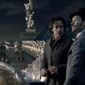 Still of Jude Law and Robert Downey Jr in Serlokas Holmsas Seseliu zaidimas 2011
