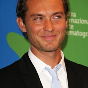 Jude Law at event of Sleuth 2007