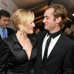 Jude Law and Kate Winslet at event of The Holiday (2006)