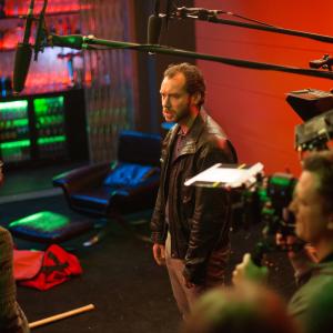 Jumayn Hunter (left) as “Lestor” and Jude Law as “Dom Hemingway” on the set of DOM HEMINGWAY.