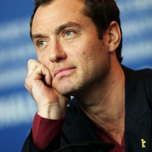 Jude Law at event of Salutinis poveikis 2013