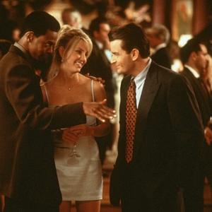 Still of Heather Locklear, Charlie Sheen and Chris Tucker in Money Talks (1997)