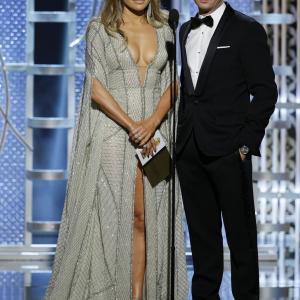 Jennifer Lopez and Jeremy Renner at event of 72nd Golden Globe Awards (2015)