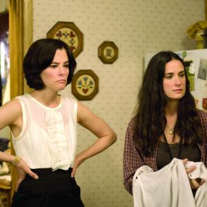 Still of Demi Moore and Parker Posey in Happy Tears 2009
