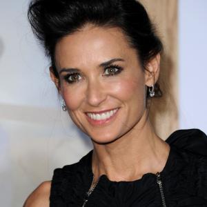Demi Moore at event of Be isipareigojimu (2011)