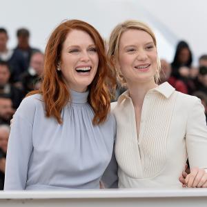 Julianne Moore and Mia Wasikowska at event of Maps to the Stars 2014