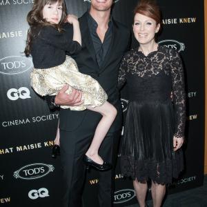 Julianne Moore Alexander Skarsgrd and Onata Aprile at event of What Maisie Knew 2012