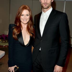 Julianne Moore and Alexander Skarsgård at event of What Maisie Knew (2012)