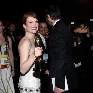 Julianne Moore and Bart Freundlich at event of The Oscars 2015