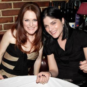 Julianne Moore and Selma Blair at event of A Single Man (2009)