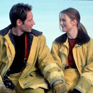 Still of David Duchovny and Julianne Moore in Evolution (2001)