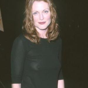 Julianne Moore at event of An Ideal Husband (1999)