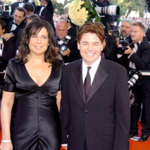 Mike Myers and Robin Ruzan at event of Srekas 2 (2004)