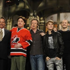 Still of Mike Myers, Dana Carvey, Jon Lovitz and Justin Bieber in Saturday Night Live (1975)