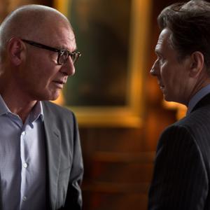 Still of Harrison Ford and Gary Oldman in Paranoia (2013)