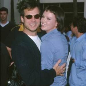 Bill Paxton and Charlize Theron at event of American Pie 1999
