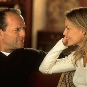 Still of Michelle Pfeiffer and Bruce Willis in The Story of Us 1999