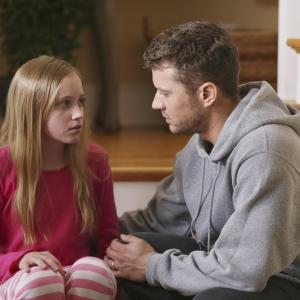 Still of Ryan Phillippe and Belle Shouse in Secrets and Lies (2015)