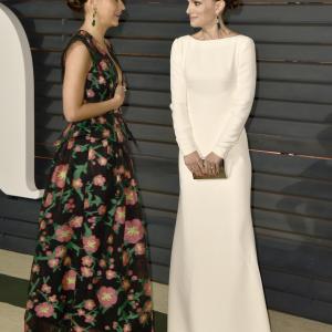 Natalie Portman and Rashida Jones at event of The Oscars 2015