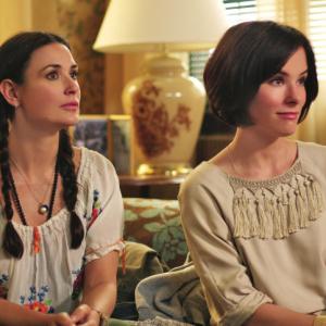 Still of Demi Moore and Parker Posey in Happy Tears 2009