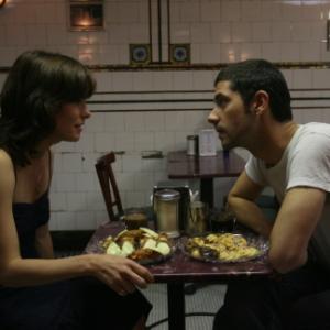 Still of Parker Posey and Melvil Poupaud in Broken English 2007