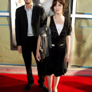 Parker Posey and Ebon Moss-Bachrach at event of The Lake House (2006)