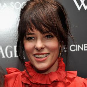 Parker Posey at event of Mes tikime meile 2011