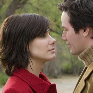 Still of Sandra Bullock and Keanu Reeves in The Lake House (2006)