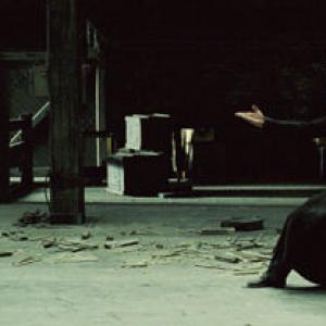 Still of Keanu Reeves and Hugo Weaving in Matrica. Revoliucijos (2003)