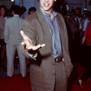 Keanu Reeves at event of A Walk in the Clouds 1995