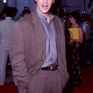 Keanu Reeves at event of A Walk in the Clouds 1995