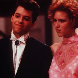 Still of Molly Ringwald and Jon Cryer in Pretty in Pink (1986)