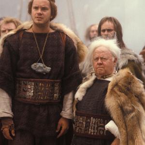 Still of Tim Robbins and Mickey Rooney in Erik the Viking (1989)