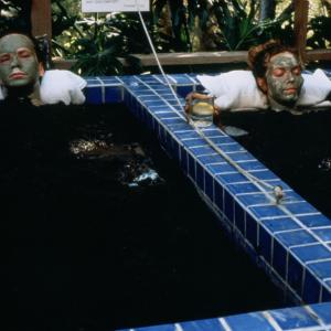 Still of Tim Robbins and Greta Scacchi in Zaidejas 1992