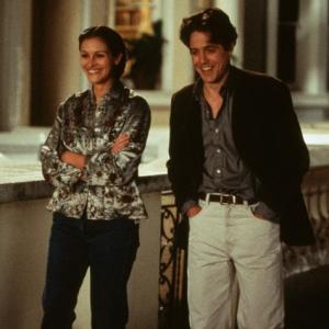 Still of Julia Roberts and Hugh Grant in Notting Hill 1999