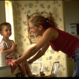 Still of Julia Roberts in Erin Brockovich 2000