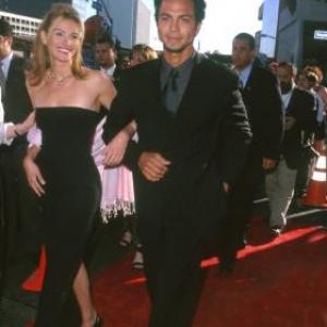 Julia Roberts and Benjamin Bratt at event of Runaway Bride 1999