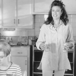 Still of Mimi Rogers and Chloë Sevigny in Trees Lounge (1996)