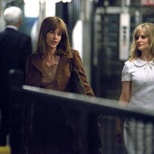 Still of Meg Ryan and Jennifer Jason Leigh in In the Cut (2003)
